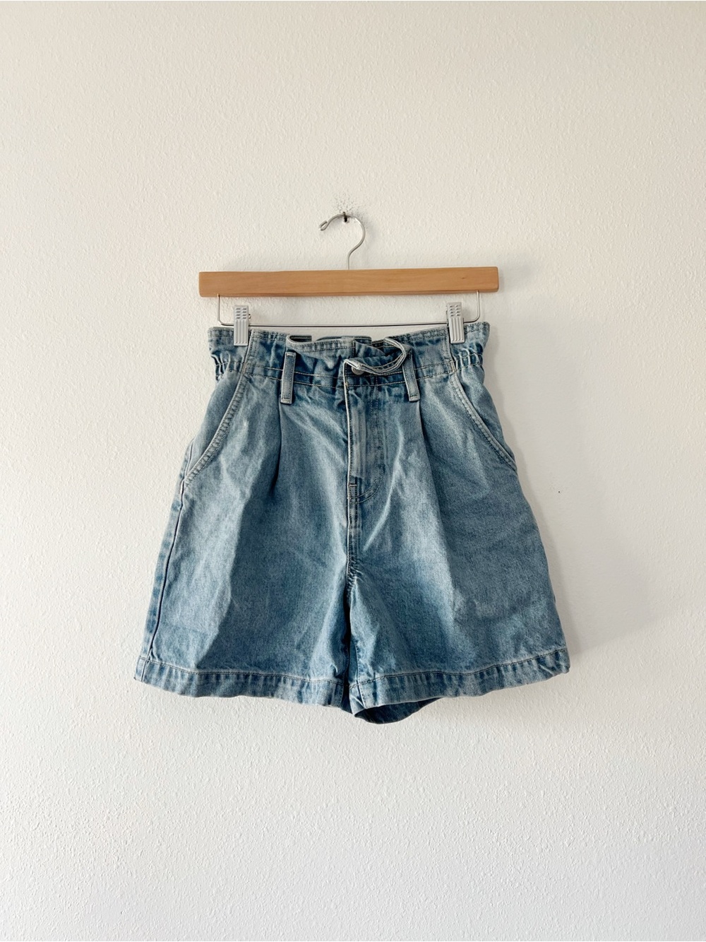 WILFRED | Paper Bag Waist High Rise Denim Mom Shorts | 24